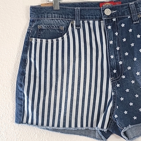 *NWT* DICKIES Stars & Stripes Print 5-Pocket Shorts, size 13/31 - Picture 3 of 6